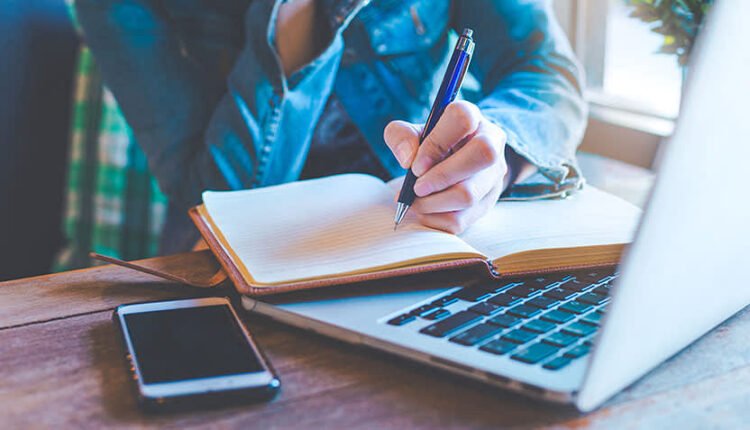 How to Write a Blog Post Step by Step 2024